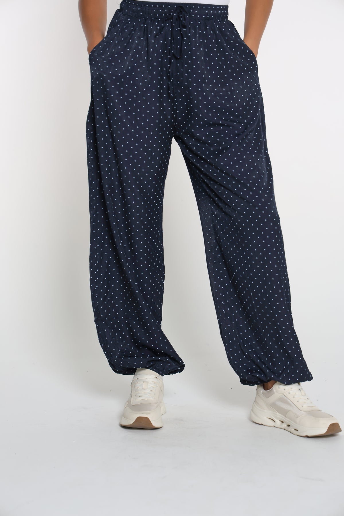 بنطلون كحلي منقط أزرق- Blue polka pants