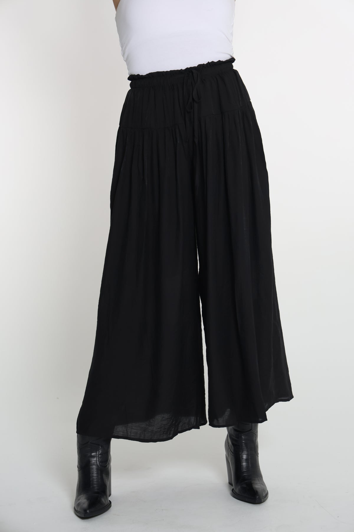 High waist pants - بنطلون أسود واسع مغيط