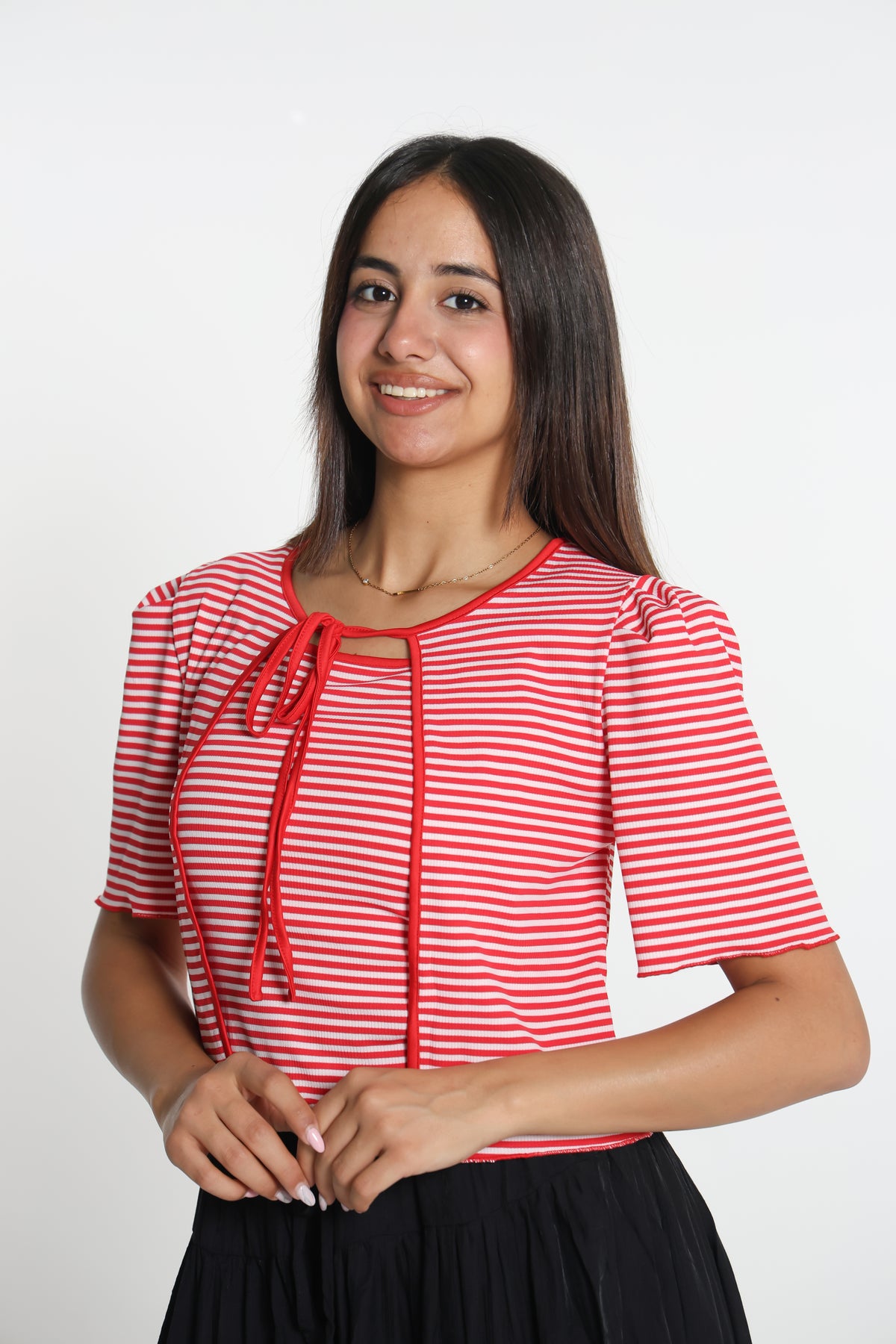 Striped T-shirt - بلوزة مخططة