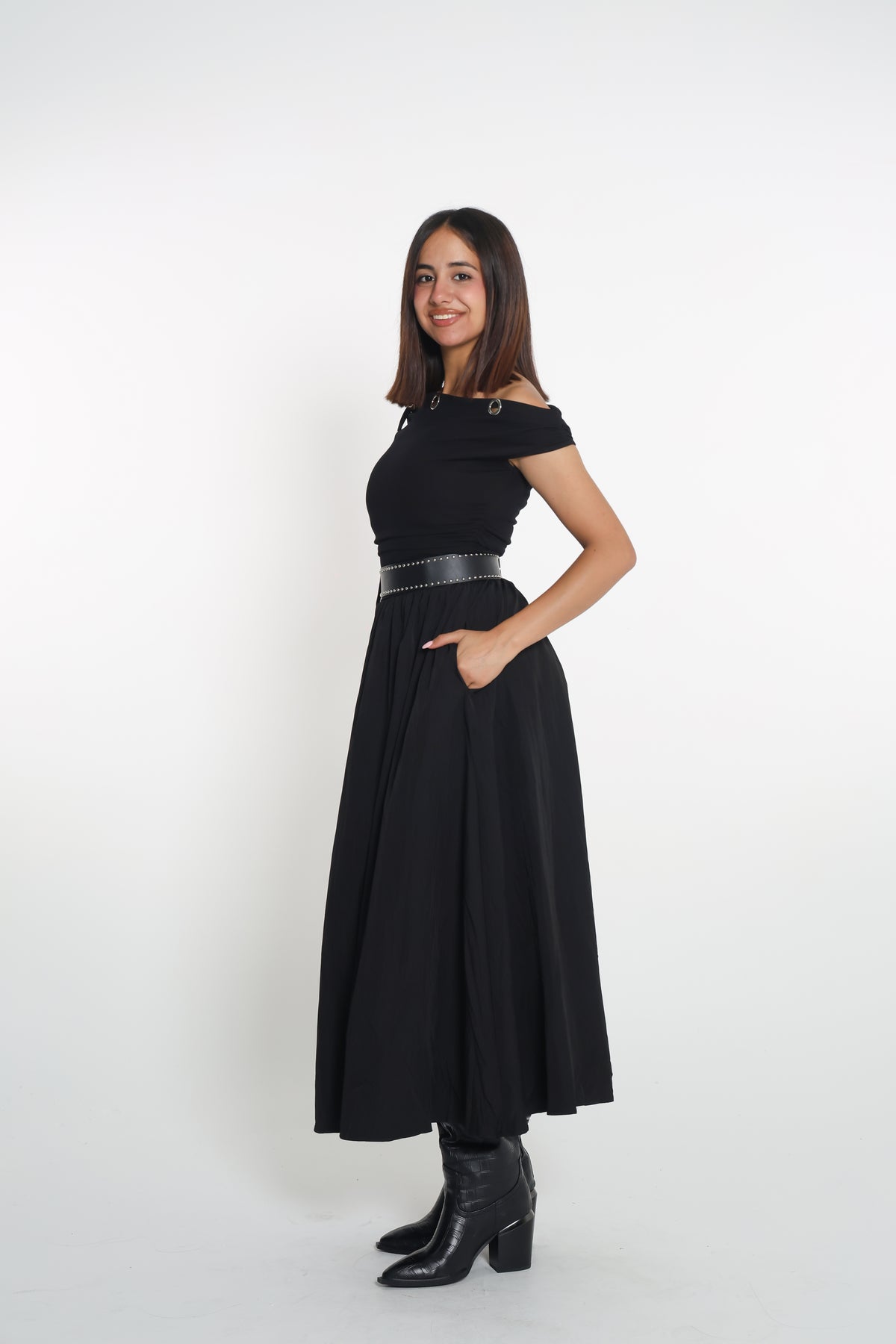 Belted off-shoulder dress- فستان مع حزام