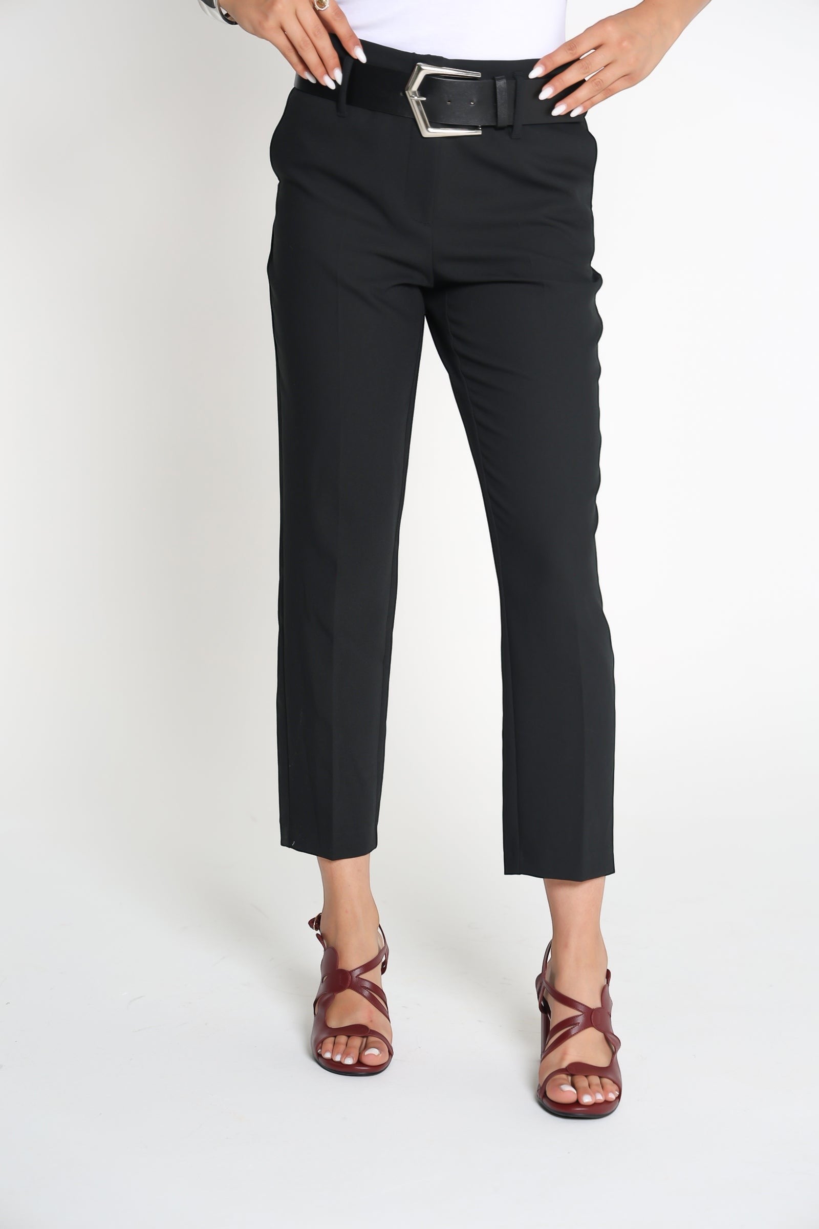 بنطلون كابريس slim fit  مع قشاط