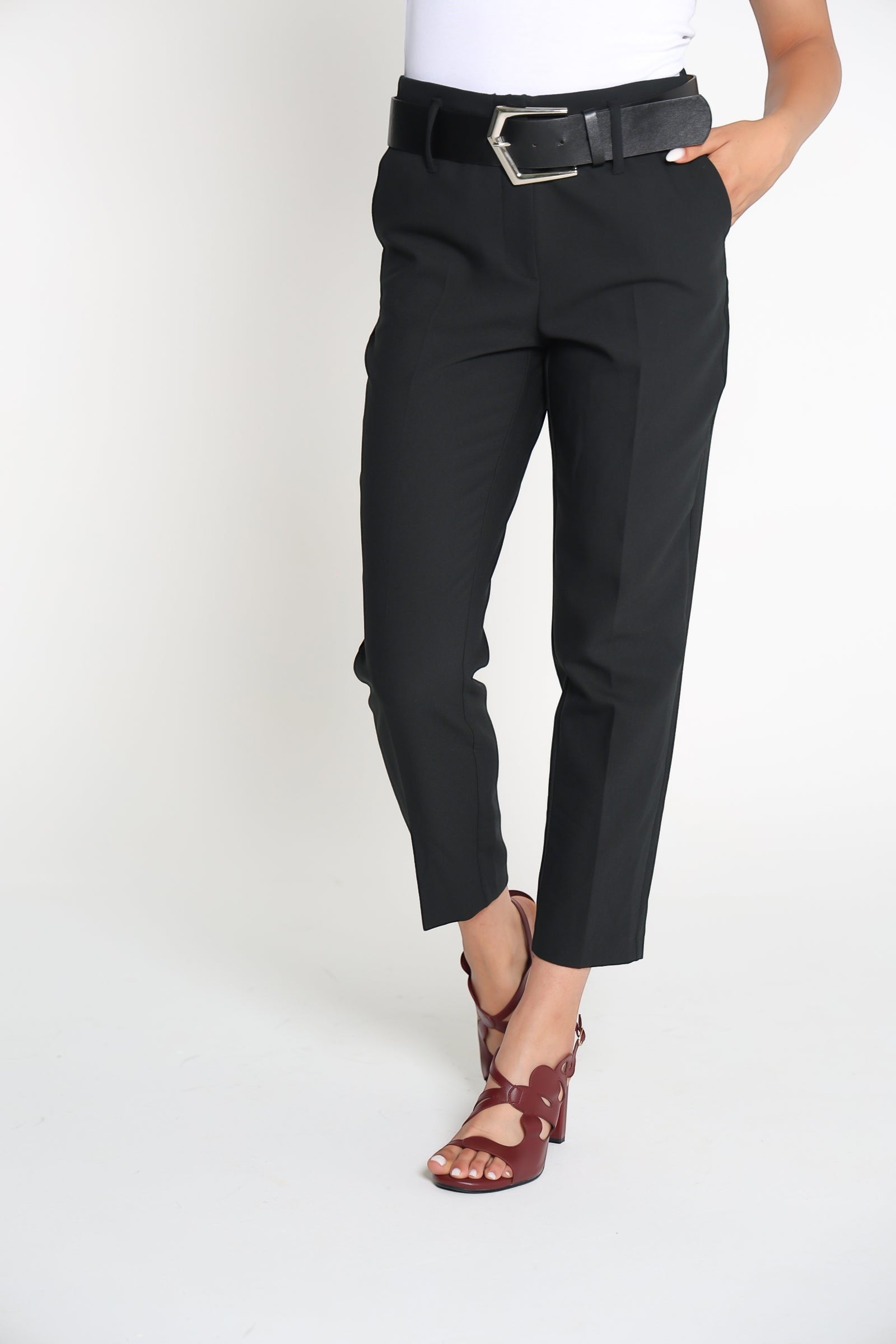 بنطلون كابريس slim fit  مع قشاط