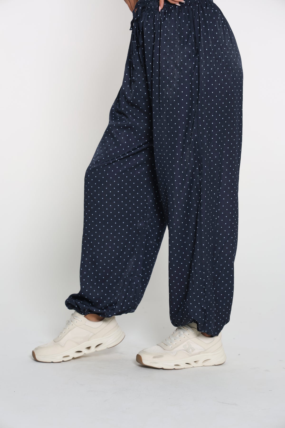 بنطلون كحلي منقط أزرق- Blue polka pants