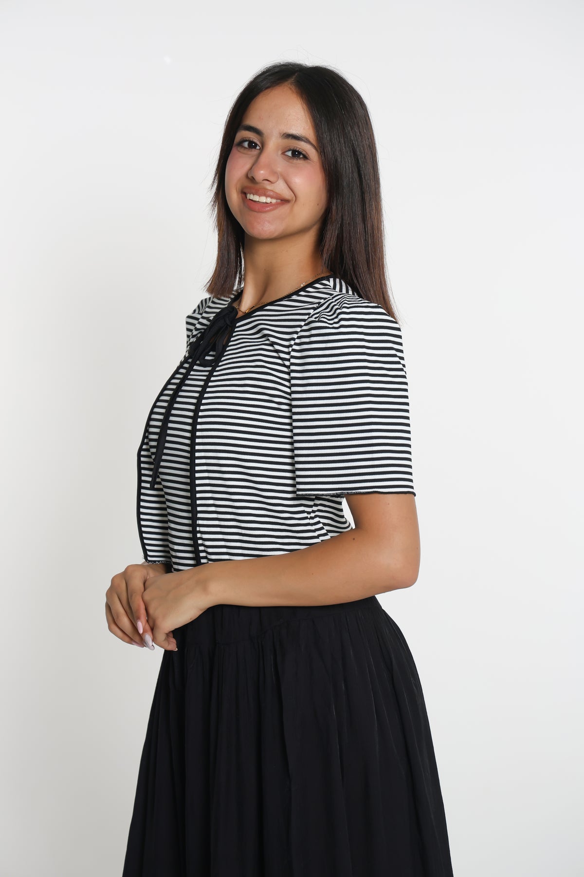 Striped T-shirt - بلوزة مخططة