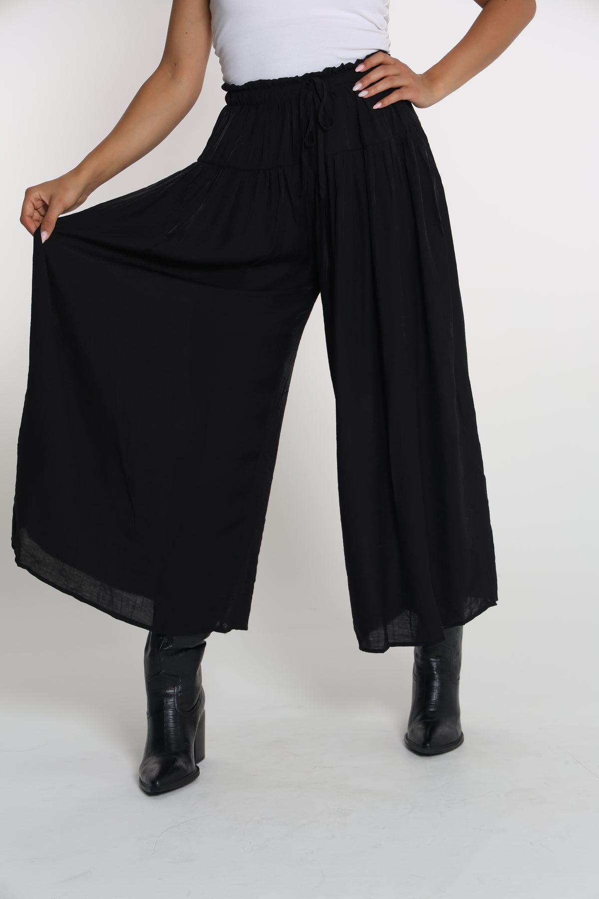 High waist pants - بنطلون أسود واسع مغيط
