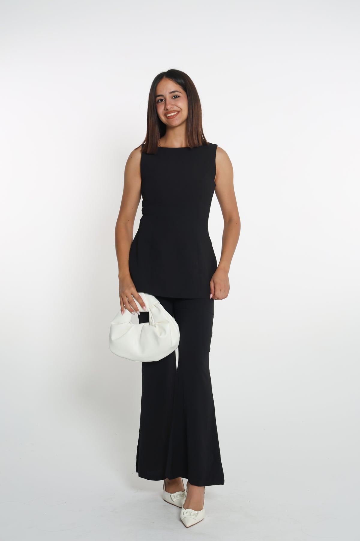 طقم أسود مع شكلة بيضا- white bow black set