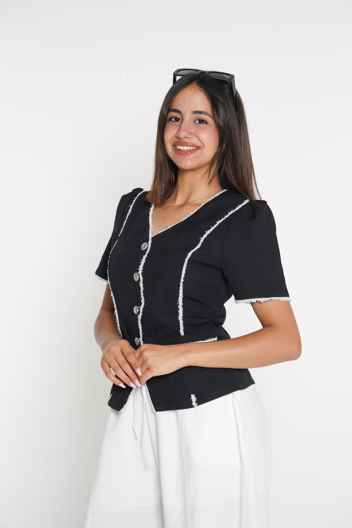 بلوزة أسود وابيض