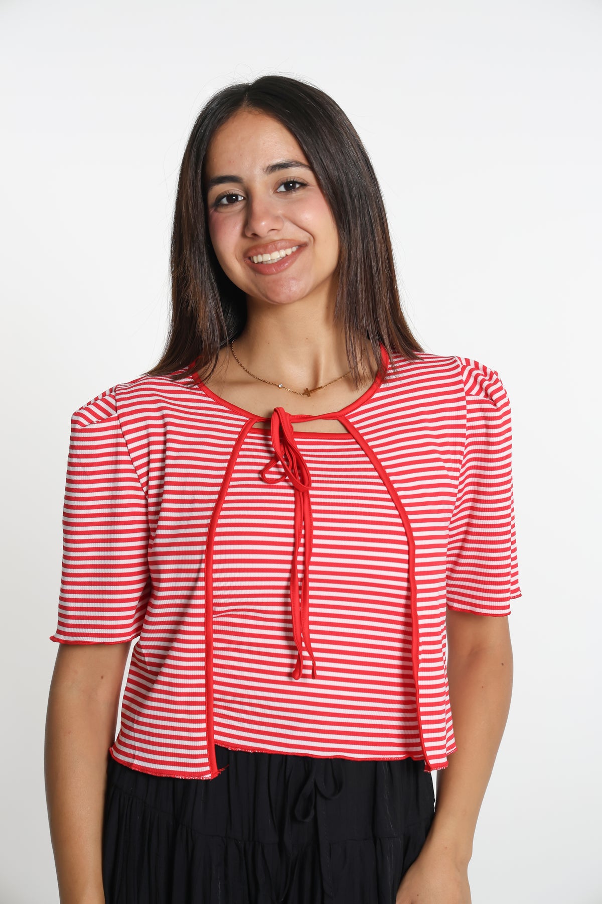 Striped T-shirt - بلوزة مخططة