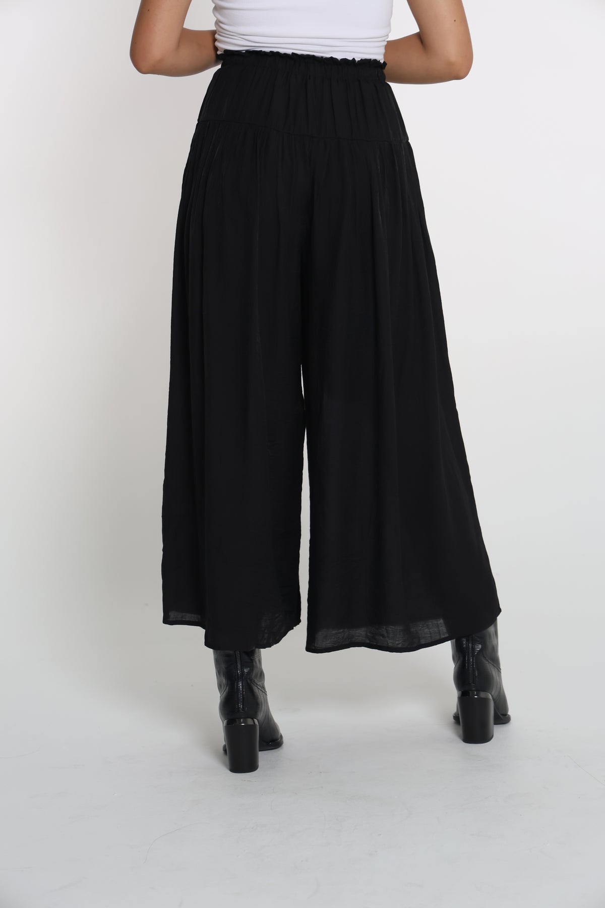 High waist pants - بنطلون أسود واسع مغيط
