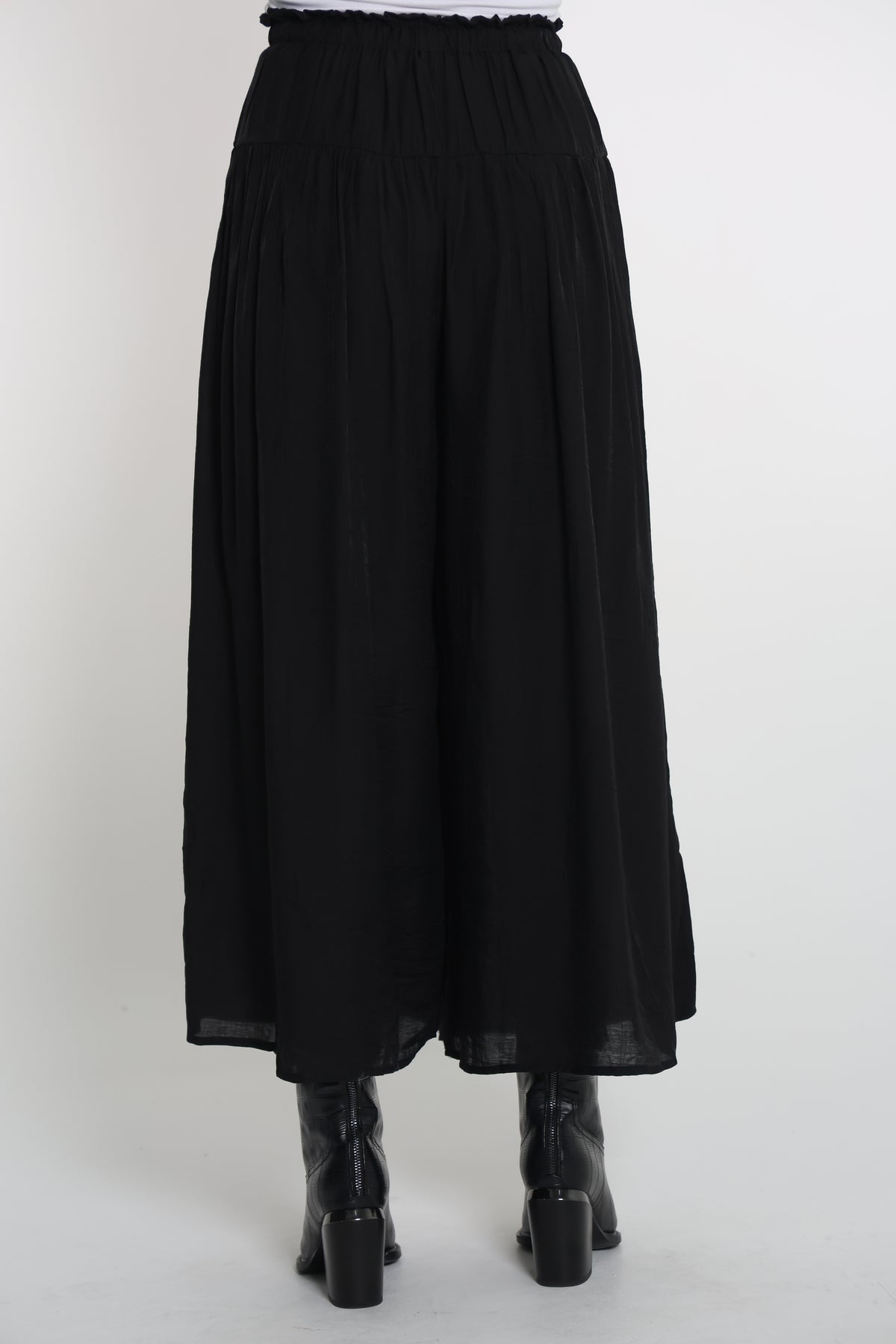 High waist pants - بنطلون أسود واسع مغيط