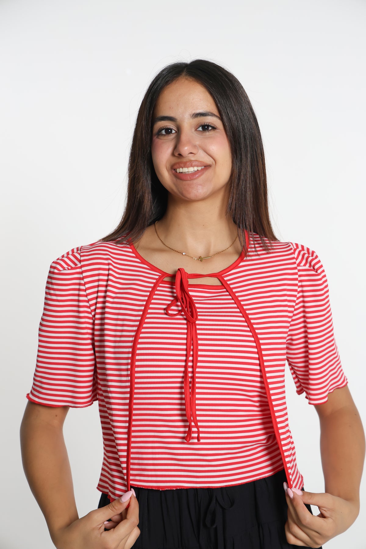 Striped T-shirt - بلوزة مخططة